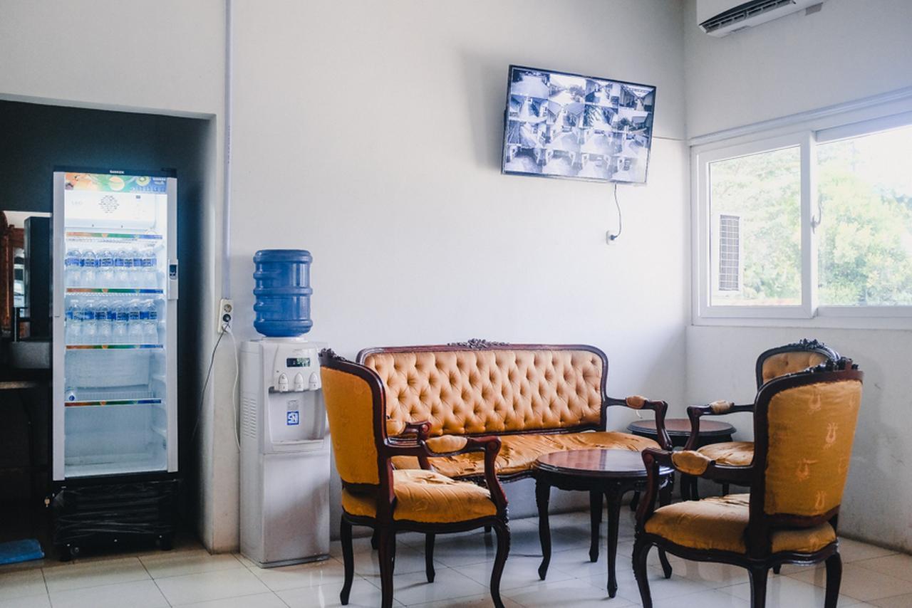 Hotel RedDoorz near Sirkuit Sentul Bogor Exterior foto